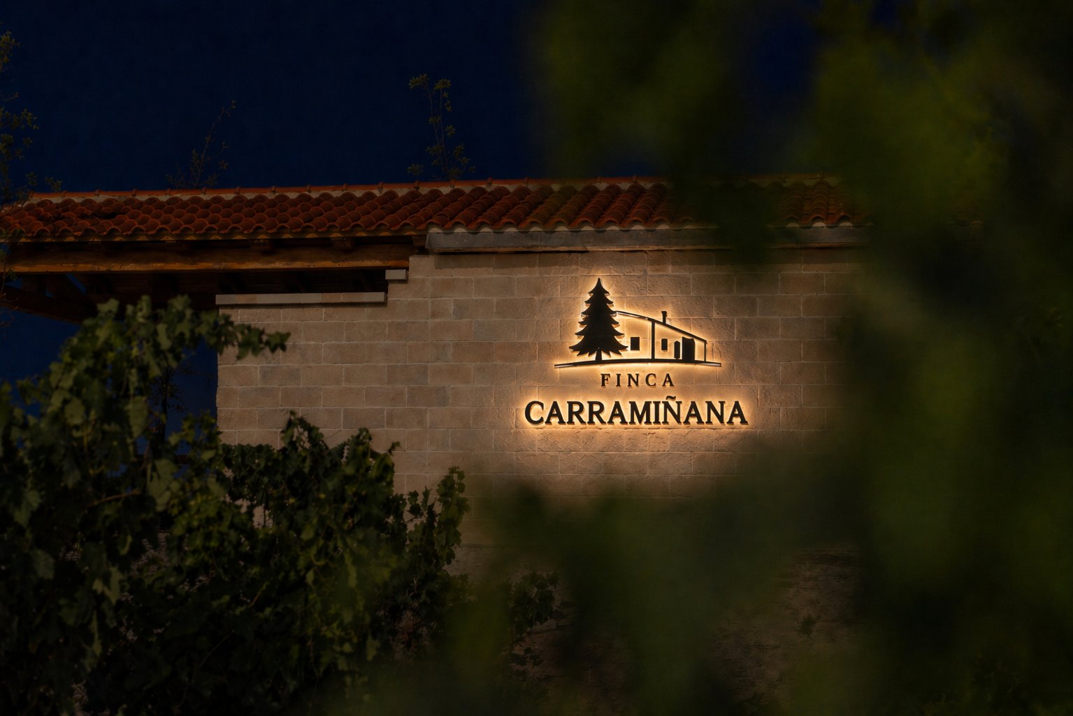 Finca Carramiñana de noche